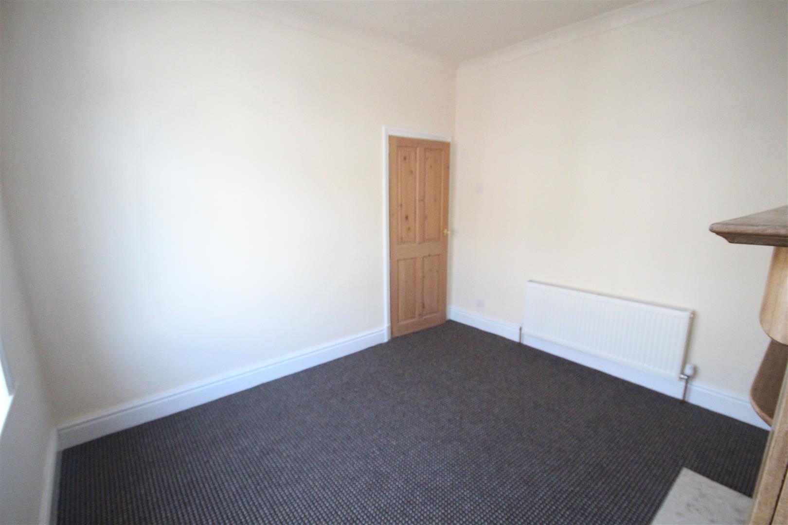 2 bedroom terraced house To Let in Barnoldswick - IMG_2580.jpg